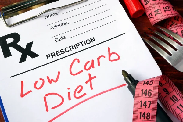 Formulário de prescrição com palavras dieta baixa em carboidratos . — Fotografia de Stock