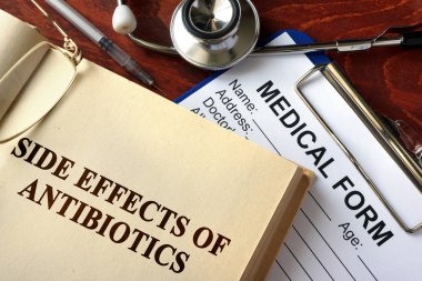 Bir kitap antibiyotik başlık yan etkileri.