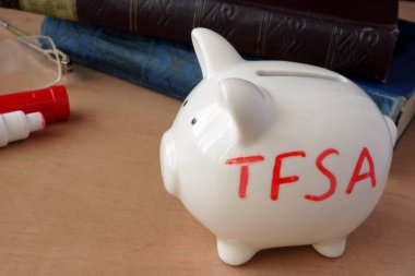 Kelime Tfsa ile Piggy banka. Vergiden muaf tasarruf hesapları.