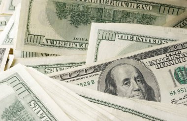 Yüz dolarlık banknotlar kökenli.