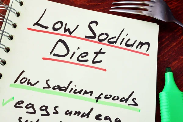 Halaman catatan dengan judul rendah sodium diet . — Stok Foto
