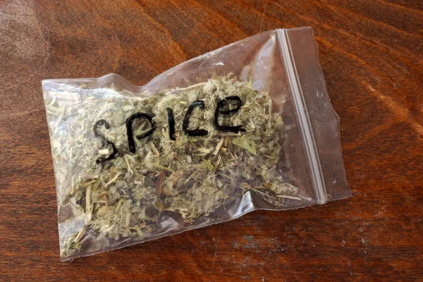 Zak van een onkruid met teken Spice. — Stockfoto