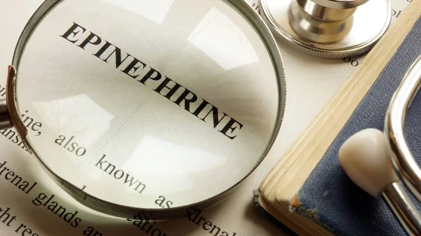 Pagina con titolo Epinephrine and book . — Foto Stock