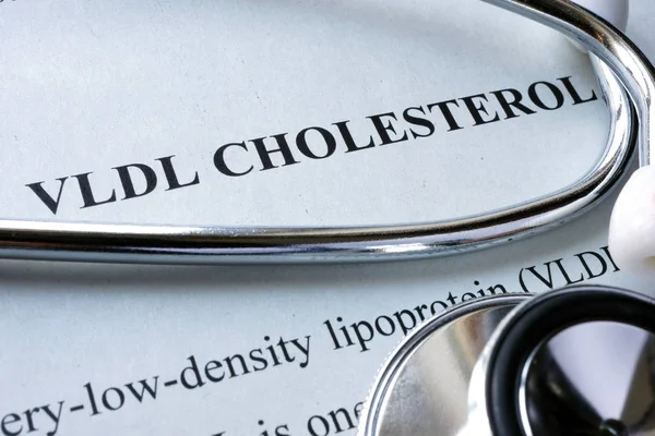 Сторінка з заголовком холестерин і стетоскоп . — стокове фото
