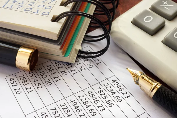 Buchhaltung mit Finanzdaten. Geschäftskonzept. — Stockfoto