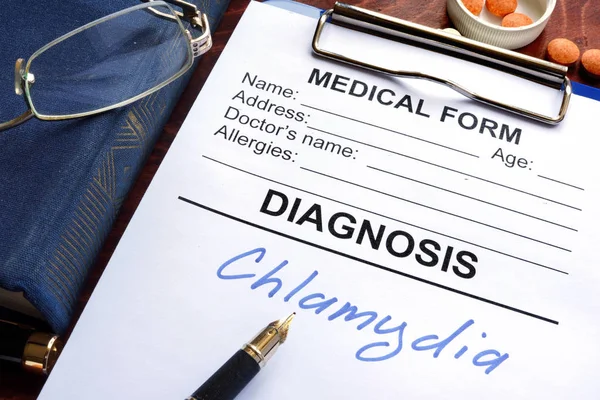 Forma medica con diagnosi clamidia in ospedale . — Foto Stock