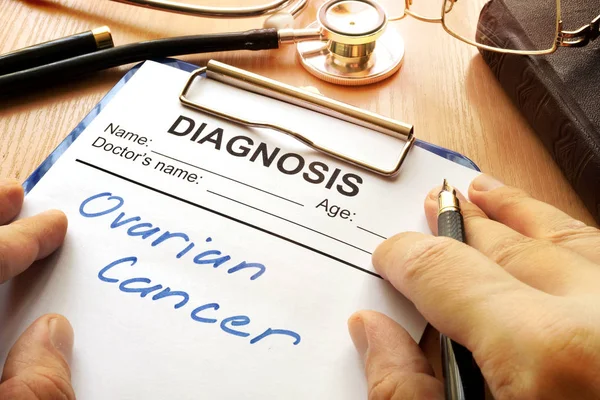 A diagnostic form with words Ovarian cancer. — Stock Photo, Image
