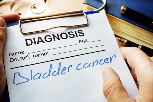 Diagnose blaaskanker in een medisch formulier. — Stockfoto