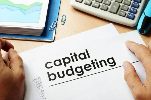 Papieren met titel kapitaal budgettering. — Stockfoto
