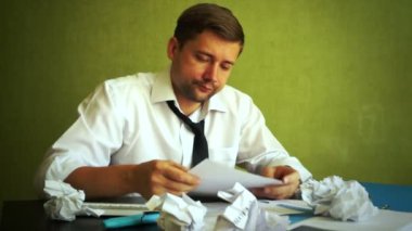 Aşırı muhasebeci ya da işadamı hayal kırıklığı içinde olduğunu. İş sorunları.