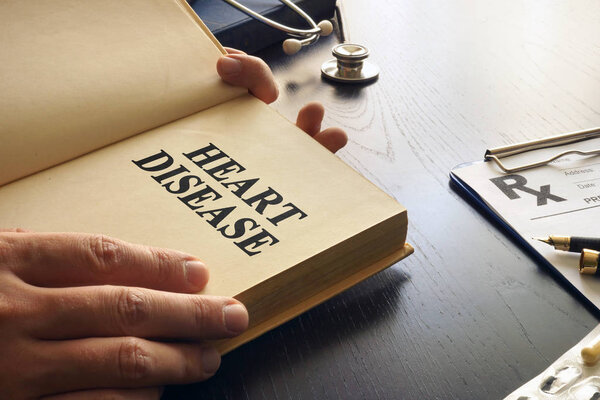 Heart disease written in a book. — Stock Photo, Image