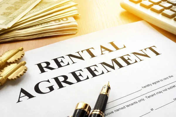 Rental agreement on an office table. — Stock Photo, Image