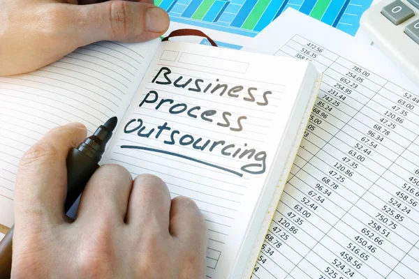 Processo de Negócios Outsourcing, BPO escrito pelo homem . — Fotografia de Stock