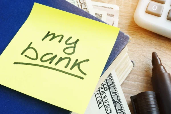 Ma banque a écrit sur un bâton. Épargne et finances résidentielles concept . — Photo