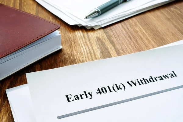 401k Early withdrawal penalty letter and notebook. — Stock Photo, Image