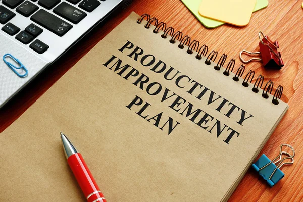 Plano Melhoria Produtividade Perto Laptop Escritório — Fotografia de Stock