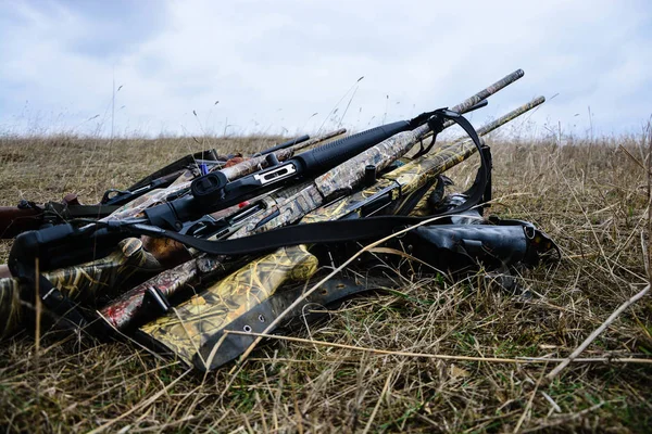Several Hunting Rifles Lying Grass — Stock Photo, Image
