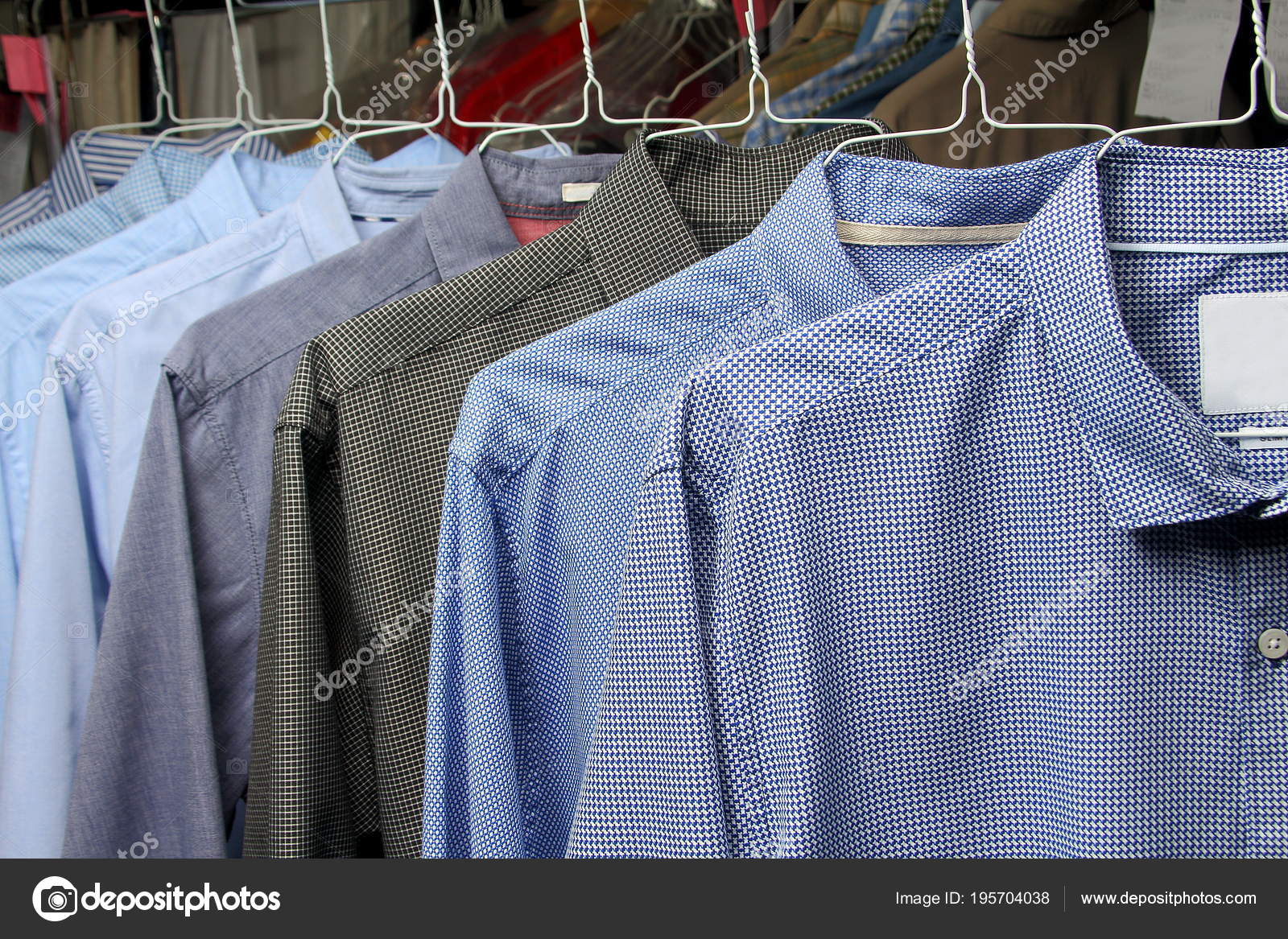 https://st3.depositphotos.com/3101027/19570/i/1600/depositphotos_195704038-stock-photo-ironed-shirts-dry-cleaning-hanger.jpg