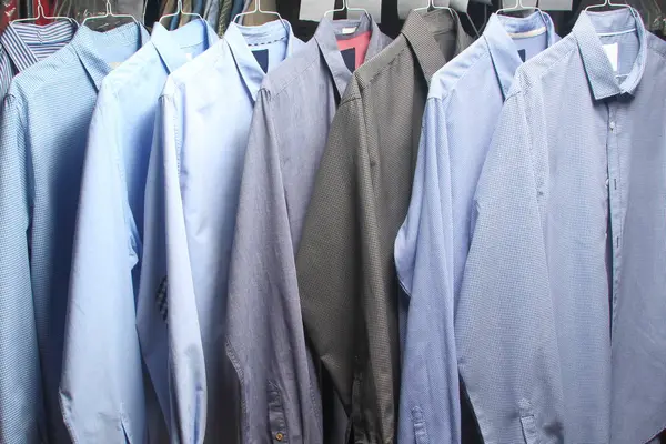 Camisas Planchadas Percha Limpieza Seco — Foto de Stock