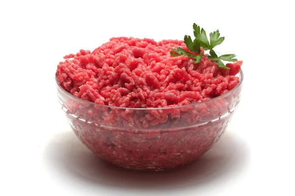 Rohes Rinderhackfleisch Mit Tomatensauce Isoliert Auf Weißem Hintergrund — Stockfoto