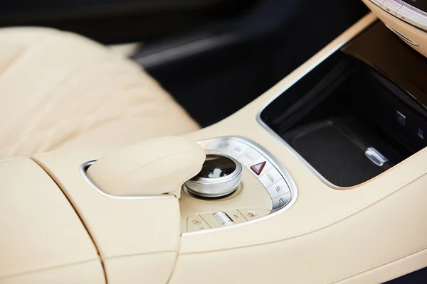 Detail of modern car interior, gear stick — Stock Photo, Image