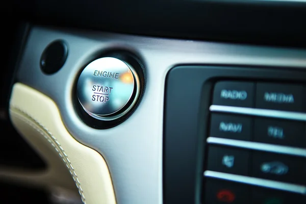 Arranque el motor de parada botón de coche nuevo moderno —  Fotos de Stock