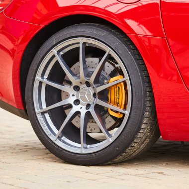 Kiev, Ukrayna - 4 Ekim 2016: Mercedes Benz yıldız deneyim. Test sürüşleri ilginç serisi