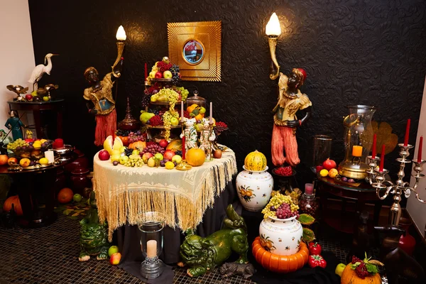 Different fresh fruits on wedding buffet table — Stock Photo, Image