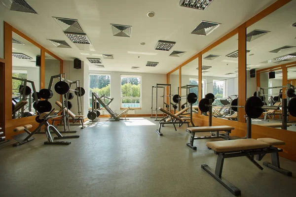 Gym avec équipement spécial, vide, horizontal — Photo