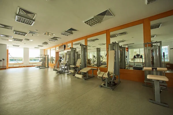 Gym med speciell utrustning, tomma, horisontella — Stock fotografie