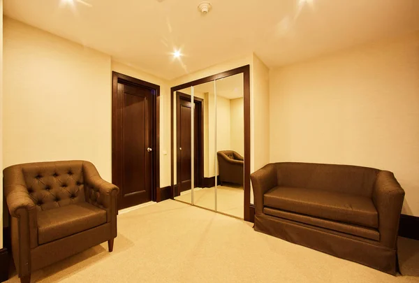 Interior do moderno quarto de hotel confortável. — Fotografia de Stock