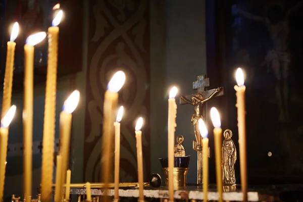 Candele in chiesa ortodossa — Foto Stock