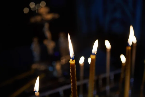 Kaarsen in de orthodoxe kerk — Stockfoto