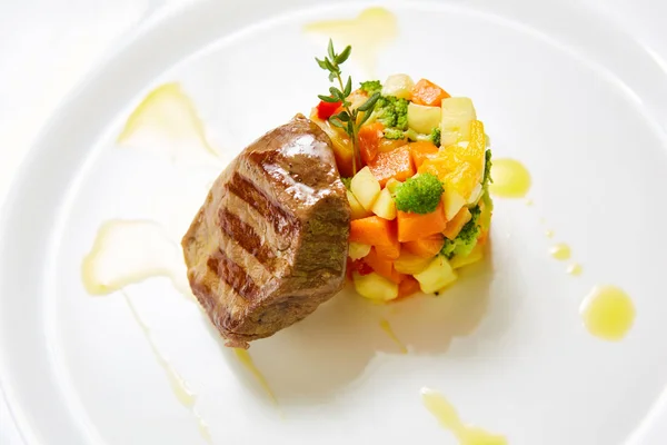 Meat with vegetables — Stock Photo, Image