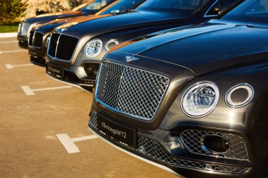 Kiev, Ukrayna - 14 Mayıs 2014: Bentley Motorsport kutluyor Kiev yeni bir satıcı Merkezi açılışı