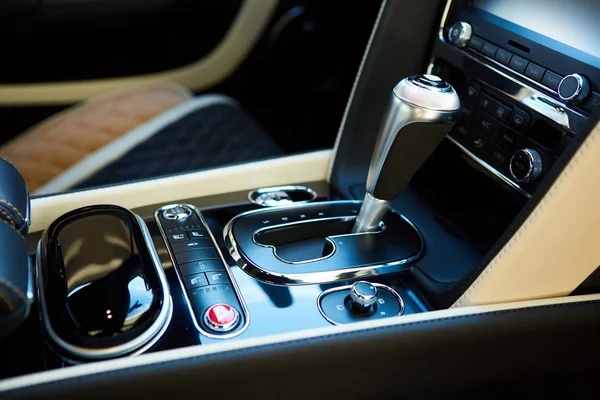 Detail of modern car interior, gear stick. — Stock Photo, Image