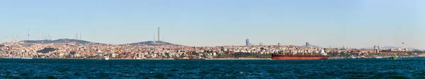Uskudar coast Istanbul. Asian coast of Istanbul — Stock Photo, Image