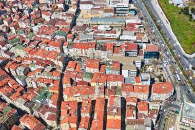 Istanbul, Türkiye - 3 Nisan, 2017: Arial görünümü Levent iş bölgesi. Camdan ateş