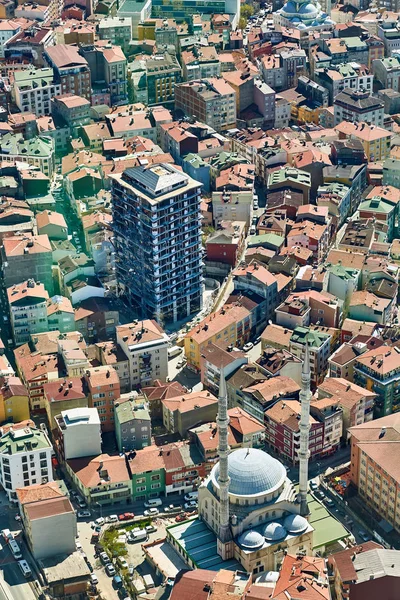 Utsikt över takåsarna i Istanbul. — Stockfoto