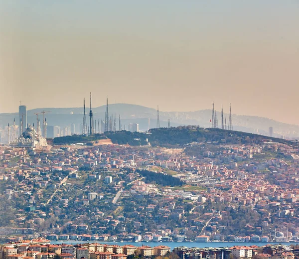 Asiatiska delen av Istanbul, Uskudar stranden, satellitvyn — Stockfoto