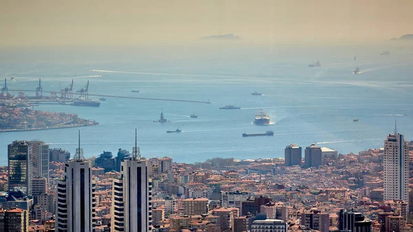 Flygfoto över Istanbul och Bosporen — Stockfoto