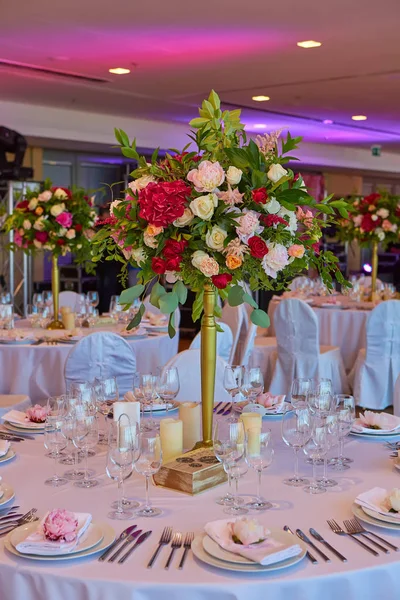 Conjunto de mesa para o casamento ou outro jantar evento servido. — Fotografia de Stock