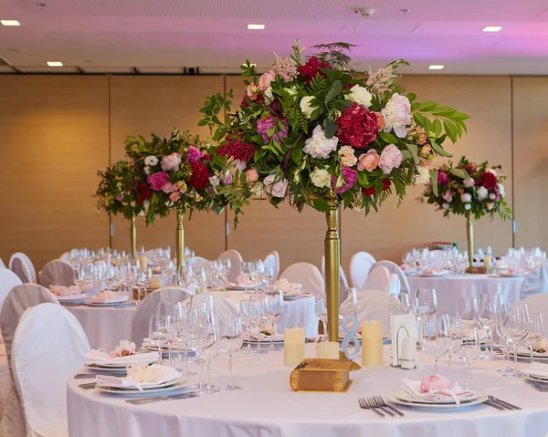 Tisch-Set für Hochzeit oder ein anderes Catering-Event-Dinner. — Stockfoto