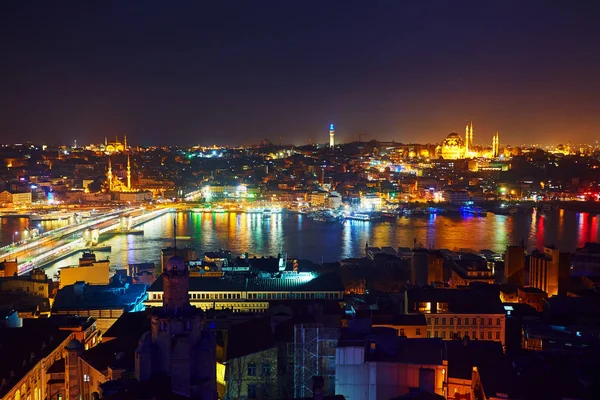 Luces nocturnas de Estambul — Foto de Stock