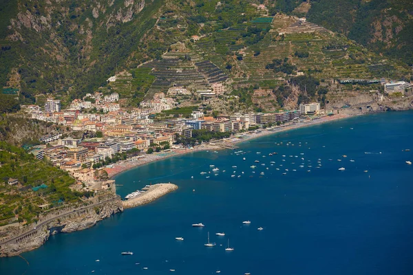 Vista ad angolo alto di Minori e Maiori, Costiera Amalfitana, Italia — Foto Stock