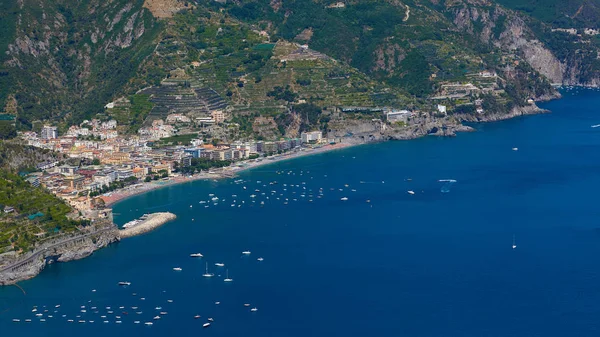 Hoge hoekmening van Minori en Maiori, Amalfikust, Italië — Stockfoto