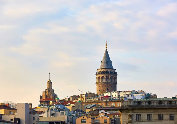Istanbul při západu slunce - čtvrti galata, Turecko — Stock fotografie
