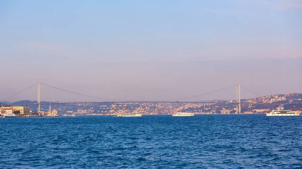 Bosphorus Bridge. 15th July Martyrs Bridge. 15 Temmuz Sehitler Koprusu. — Stock Photo, Image