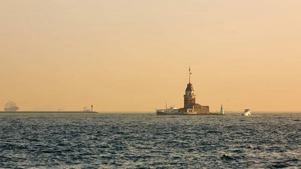 La Torre de las Doncellas. Estambul, Turquía —  Fotos de Stock