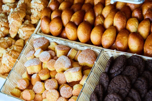 Variedad de productos horneados, panadería, icono de la foto para alimentos básicos, frescura y variedad de productos — Foto de Stock